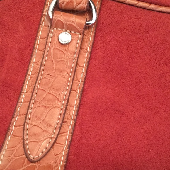 Small Tommy Hilfiger Purse - Picture 3 of 6